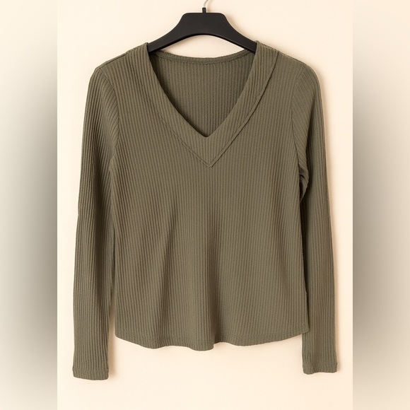 Altar’d State Waffle Knit V-Neck Long Sleeve Top Size Small Olive Green EUC - Picture 1 of 4